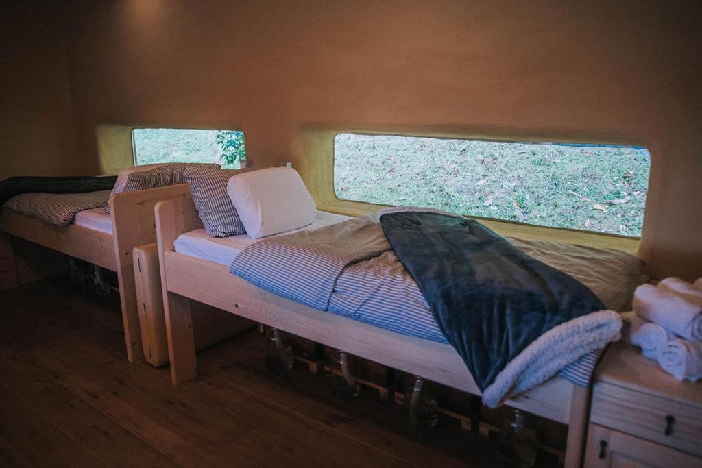 Sleeping With Bees - Tourist Farm Muha Lägenhet Grosuplje Exteriör bild